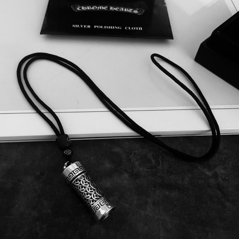 Ch**me He**ts necklaces
